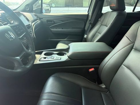 Used 2025 Honda Ridgeline TrailSport image 5