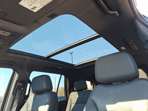 Used 2022 Chevrolet Tahoe LT w/ LT Signature Package image 14