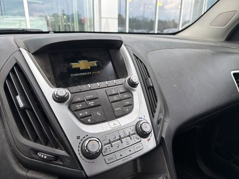 Used 2017 Chevrolet Equinox LT w/ Convenience Package image 12