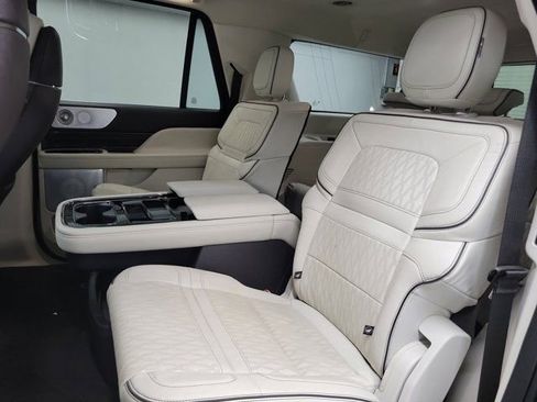 Used 2024 Lincoln Navigator L Black Label AWD/4WD image 10