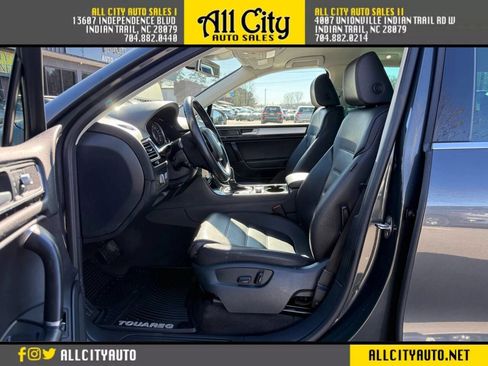 Used 2016 Volkswagen Touareg Sport image 9