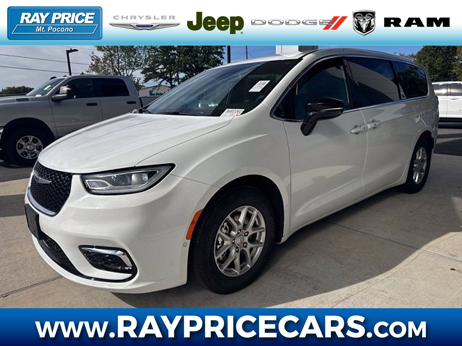 Used 2026 Chrysler Pacifica Select FWD image 1