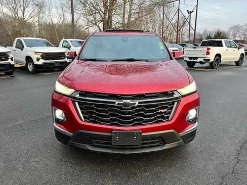 Used 2022 Chevrolet Traverse RS image 3