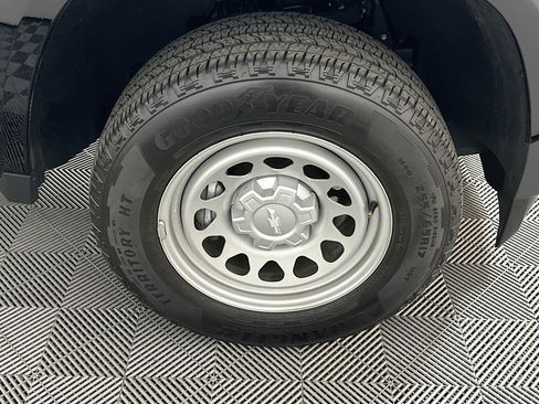 Used 2024 Chevrolet Colorado W/T image 11