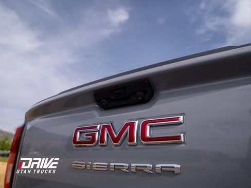 Used 2024 GMC Sierra 1500 SLE image 17