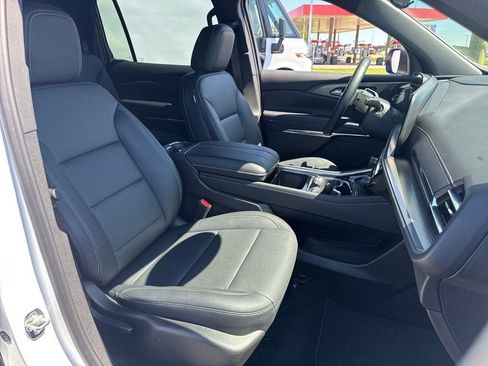 Used 2026 Chevrolet Traverse LT FWD image 11