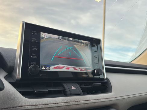 Used 2020 Toyota RAV4 XLE w/ Convenience Package image 23