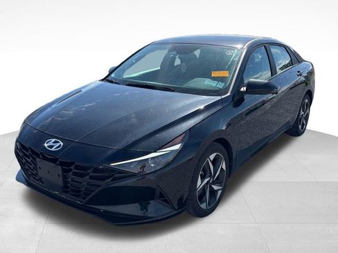 Used 2023 Hyundai Elantra SEL w/ Convenience Package FWD image 3
