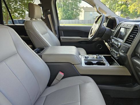 Used 2020 Ford Expedition XLT w/ Equipment Group 202A AWD/4WD image 22