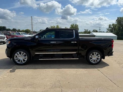 Used 2023 Chevrolet Silverado 1500 High Country w/ Technology Package image 5