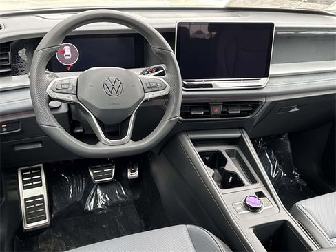 New 2026 Volkswagen Tiguan SE R-Line image 6
