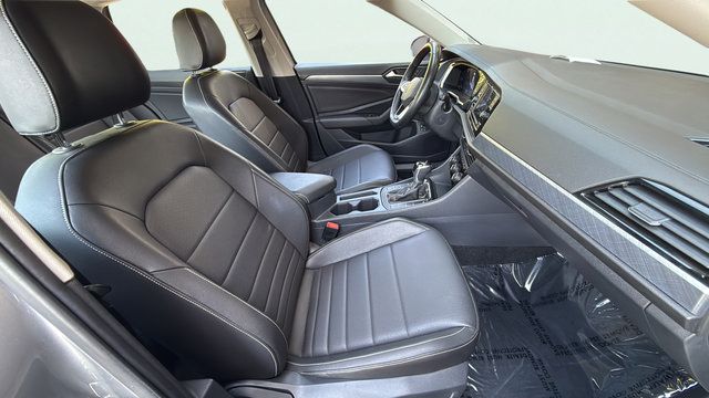 Used 2024 Volkswagen Jetta SE FWD image 25