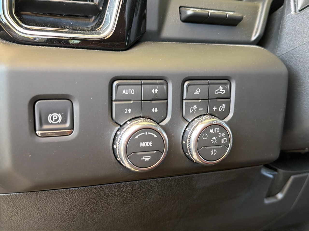 Used 2026 GMC Sierra 3500 Denali Ultimate AWD/4WD image 21