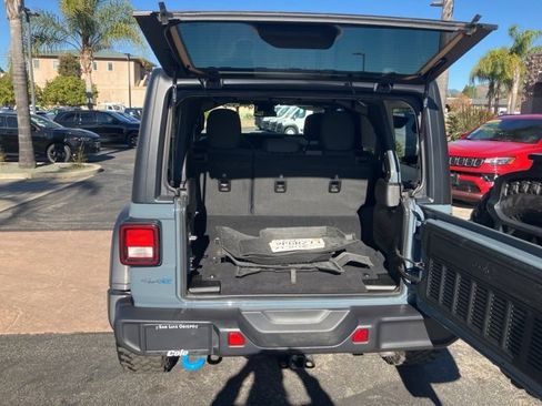 Used 2024 Jeep Wrangler Unlimited image 16
