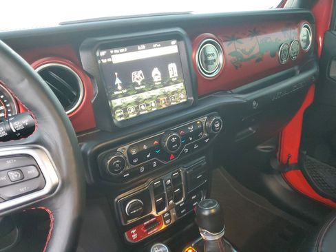 Certified 2022 Jeep Wrangler Unlimited Rubicon w/ LED Lighting Group image 25