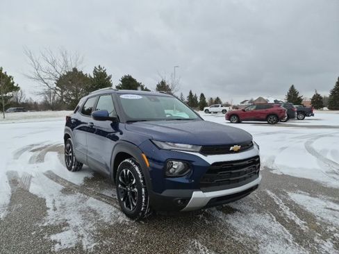 Used 2023 Chevrolet TrailBlazer LT image 3