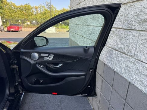 Used 2015 Mercedes-Benz C 400 4MATIC image 40