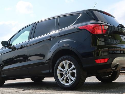 Used 2019 Ford Escape SE FWD image 13