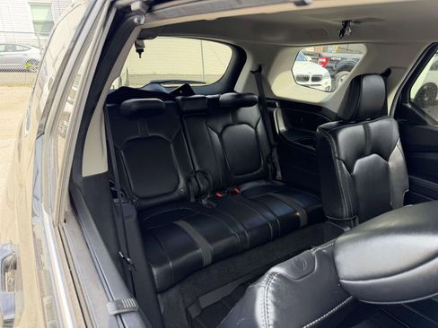 Used 2025 Honda Pilot EX-L image 17