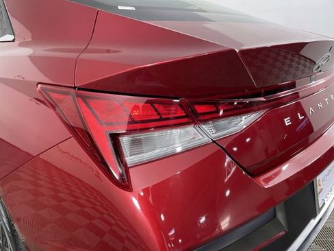 Used 2024 Hyundai Elantra SEL w/ Convenience Package image 35
