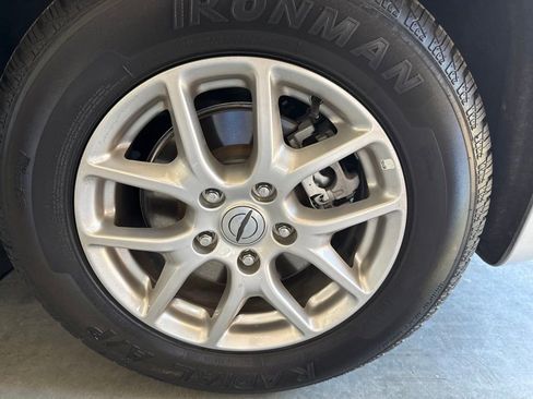 Used 2024 Chrysler Pacifica Touring-L FWD image 39