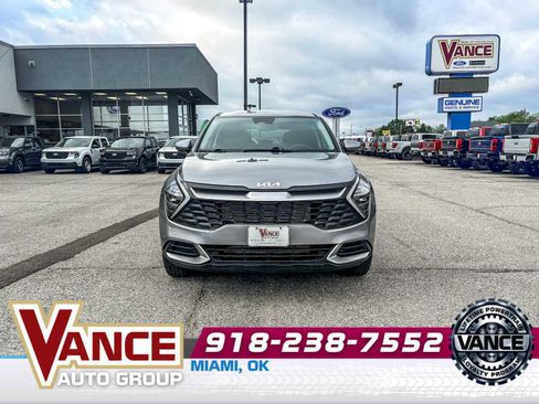 Used 2025 Kia Sportage LX AWD/4WD image 2