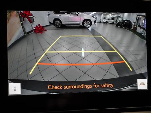Certified 2025 Lexus UX 300h FWD w/ Accessory Package (Z2) image 15