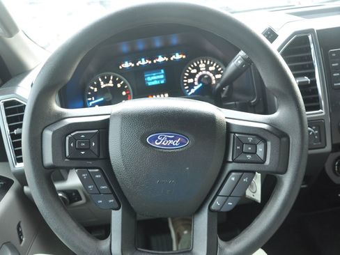 Used 2017 Ford F150 XLT AWD/4WD image 39