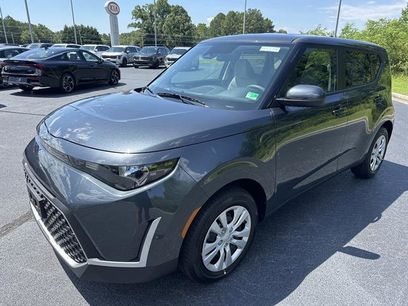 New 2025 Kia Soul LX