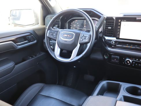Used 2025 GMC Sierra 1500 SLT AWD/4WD image 14