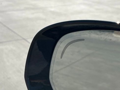 Used 2025 Volvo XC60 B5 Plus image 15