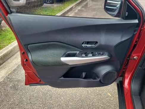 Used 2020 Nissan Kicks SV FWD image 16