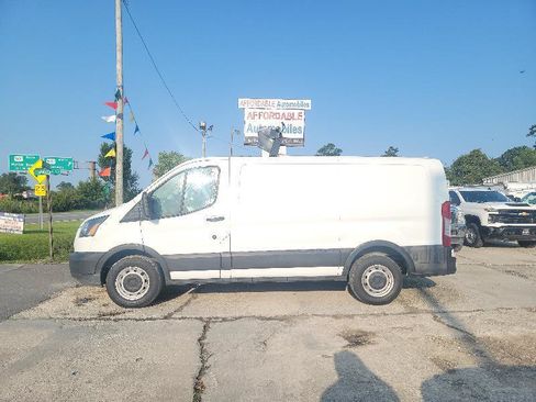 Used 2019 Ford Transit 150 130 Low Roof RWD image 4
