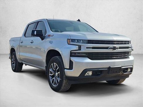 Used 2019 Chevrolet Silverado 1500 RST image 2