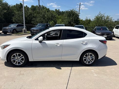 Used 2018 Toyota Yaris iA FWD image 8