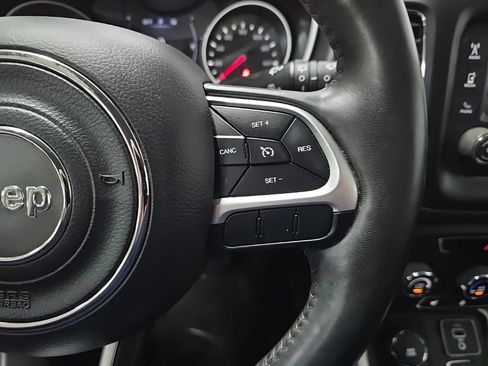 Used 2018 Jeep Compass Latitude w/ Cold Weather Group AWD/4WD image 20