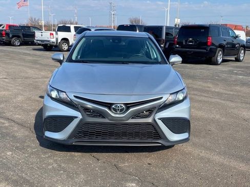 Used 2023 Toyota Camry SE image 2