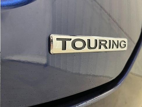 New 2025 Honda Pilot Touring image 10