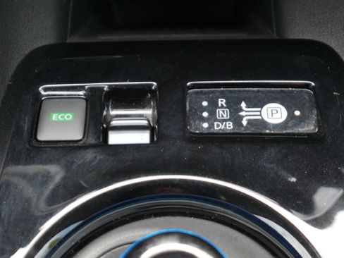 Used 2018 Nissan Leaf SV w/ SV Technology Package FWD image 21