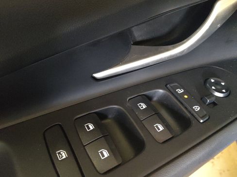Used 2024 Hyundai Elantra SEL FWD image 27