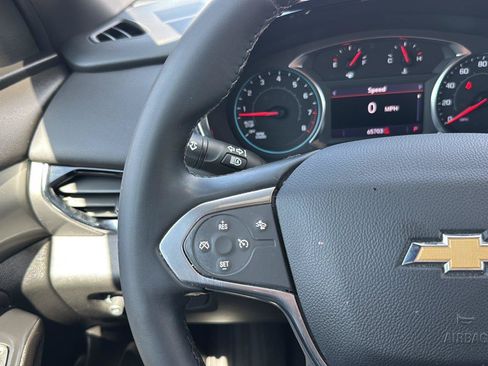 Used 2023 Chevrolet Traverse LT FWD image 19