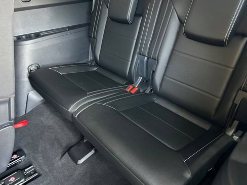 Used 2023 Volkswagen Atlas SE w/ Panoramic Sunroof Package FWD image 15