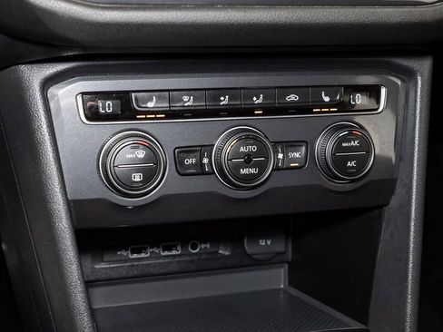 Used 2019 Volkswagen Tiguan SE image 17