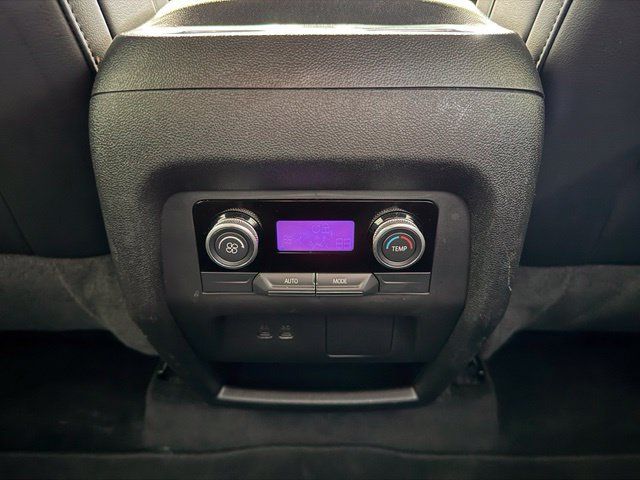Used 2025 Buick Enclave Preferred FWD image 17