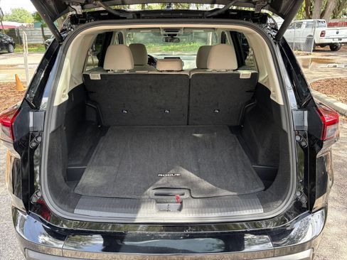 Used 2025 Nissan Rogue SV FWD image 27