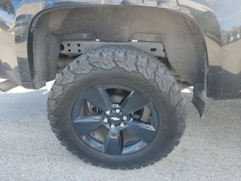 Used 2016 Chevrolet Colorado LT w/ Midnight Edition image 15