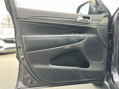 Used 2017 Jeep Grand Cherokee Limited w/ Trailer Tow Group IV image 14