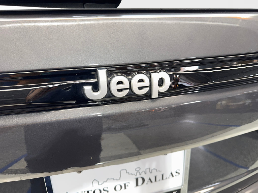 Used 2025 Jeep Grand Cherokee Laredo X AWD/4WD image 22