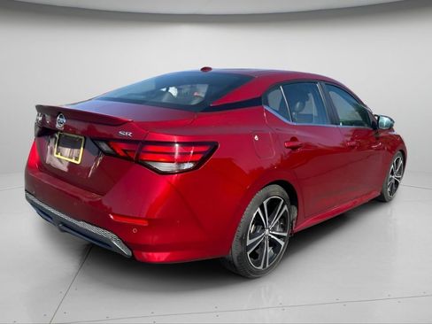 Used 2020 Nissan Sentra SR w/ Premium Package FWD image 6