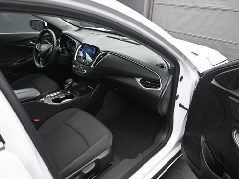 Used 2024 Chevrolet Malibu LT FWD image 37